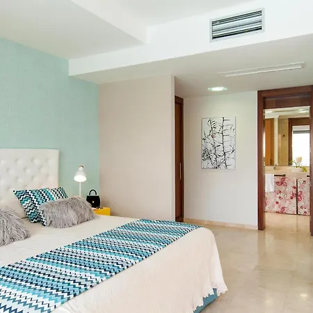 Villa Villa Salobre Golf Seis Luxury Retreat In Gran Canaria Private Heated Pool Exclusive Salobre Golf Resort Minutes From Maspalomas Beaches Las Palmas de Gran Canaria